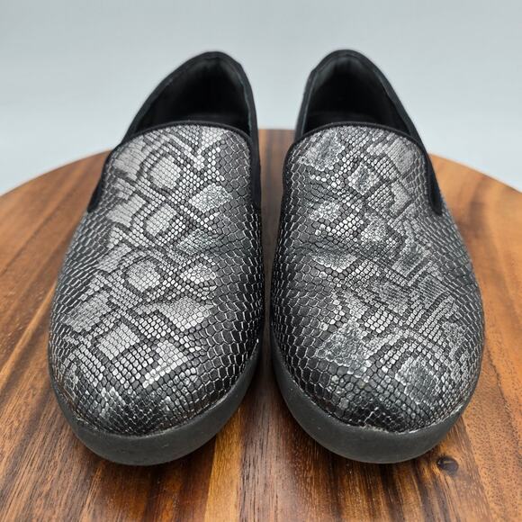 FitFlop Shoes Womens 6.5 Python Print Leather Flats Comfort Smoking Loafers - Picture 2 of 8